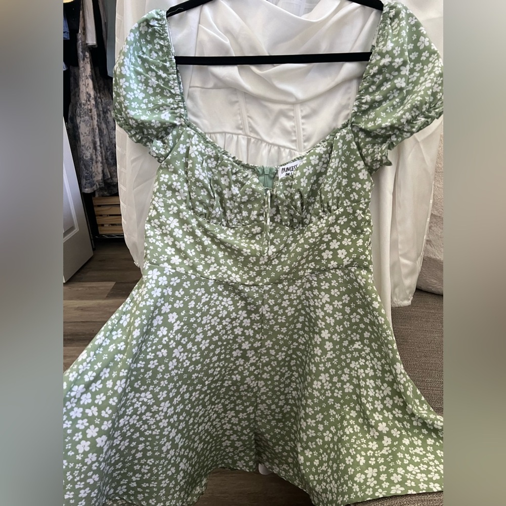 Princess Polly green romper size 8! Perfect condition